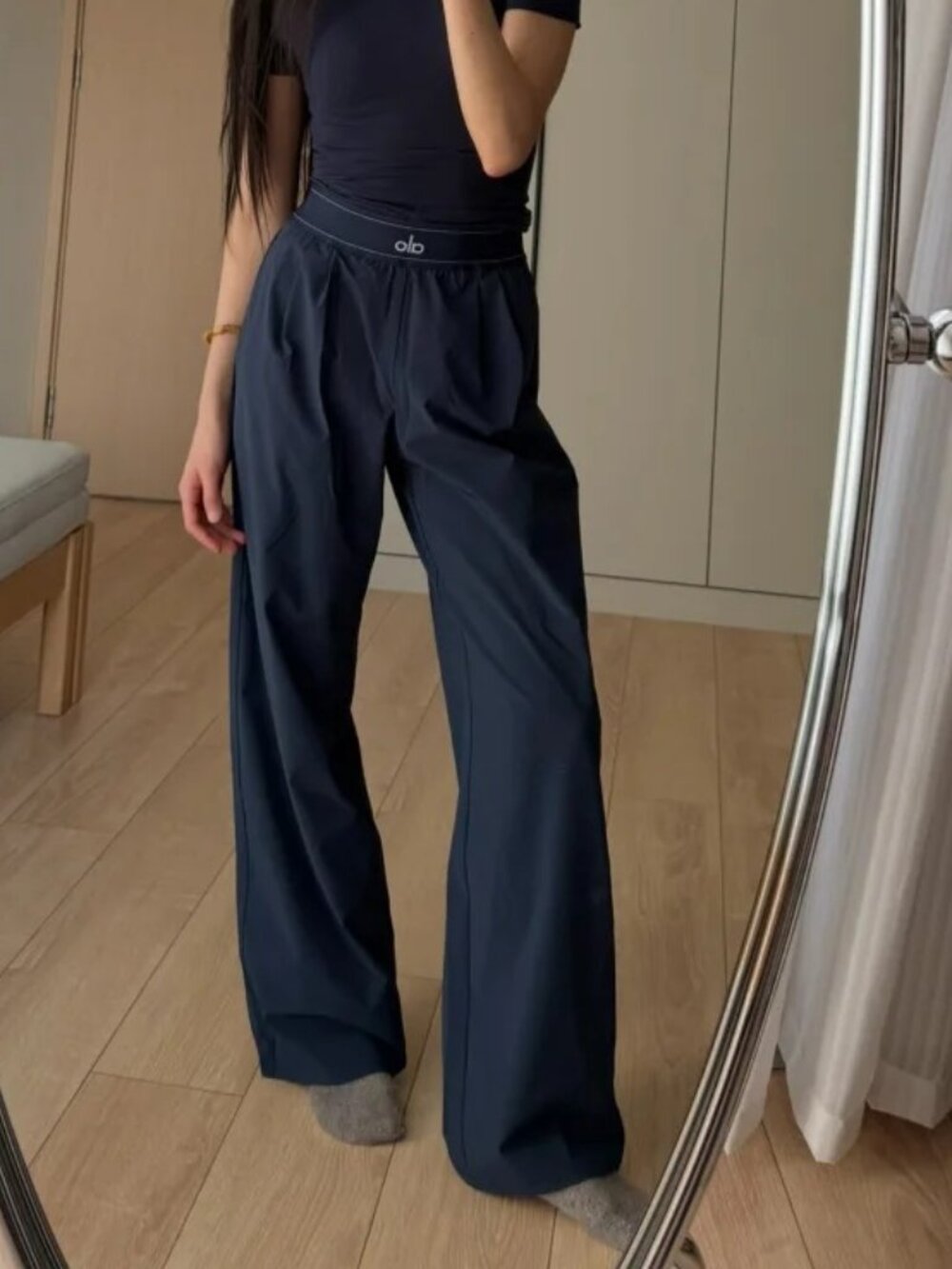⛵ NWT Alo Yoga Suit Up Trouser Navy ✨ Classic Wide Leg Pants 30" | Preppy Casual - Picture 8 of 9